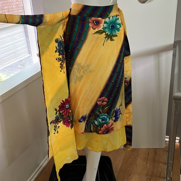 One Size 100% Silk Wrap Around 31” Long Double Later Skirt - Picture 5 of 6